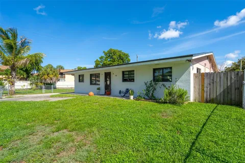 7100 Mcclellan St, Hollywood FL 33024