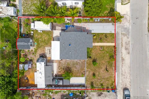 2330 NW 94th St, Miami FL 33147