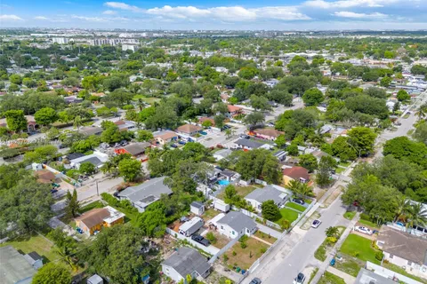2330 NW 94th St, Miami FL 33147