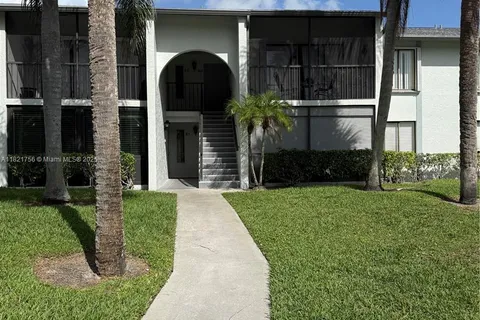 1014 Green Pine Blvd # H1, West Palm Beach FL 33409