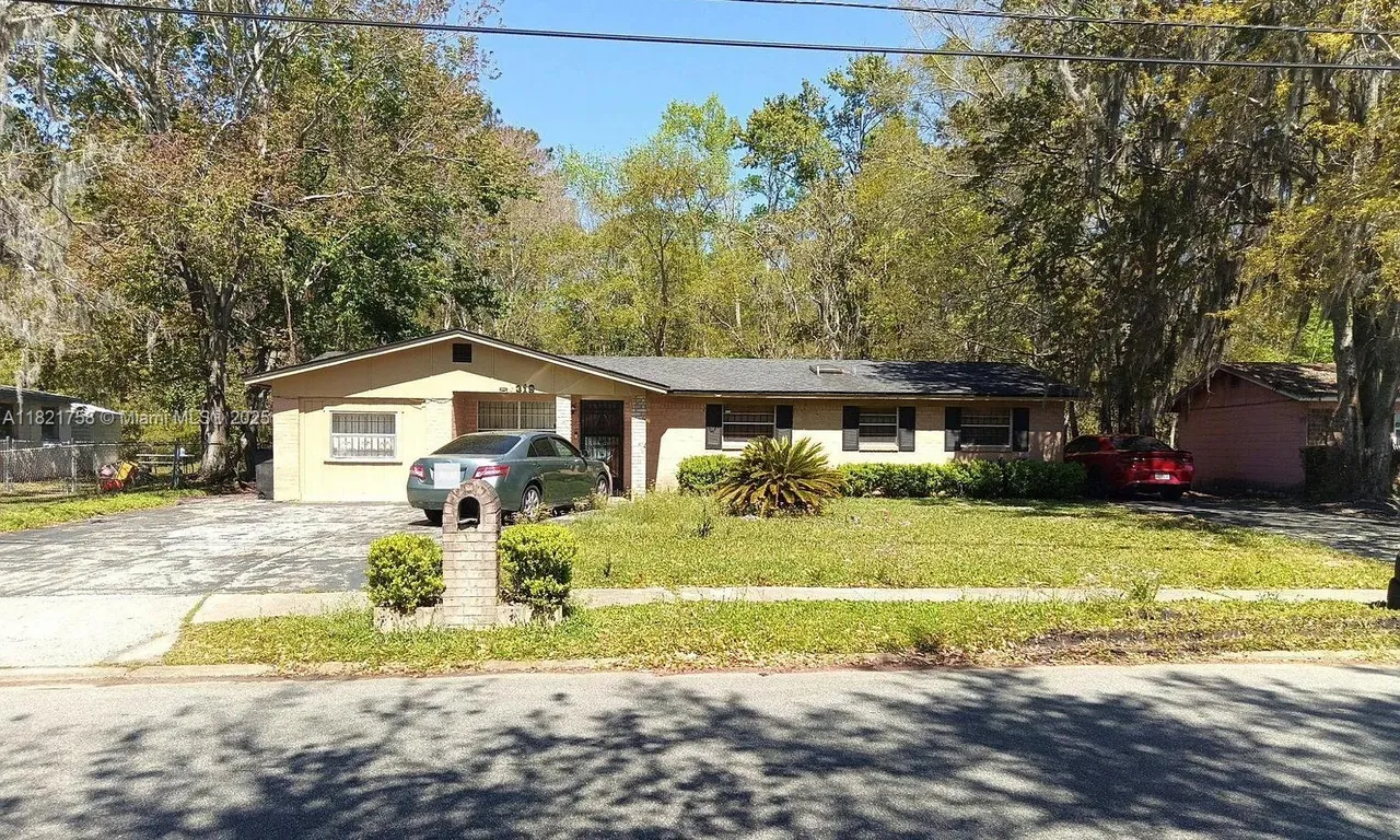 5319 Arrowsmith Rd, Jacksonville FL 32208