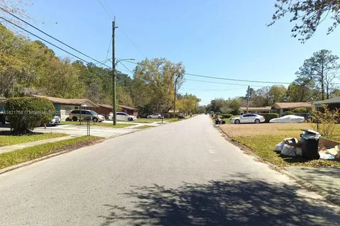 5319 Arrowsmith Rd, Jacksonville FL 32208