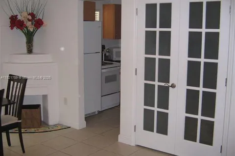 936 Pennsylvania Ave # 202, Miami Beach FL 33139