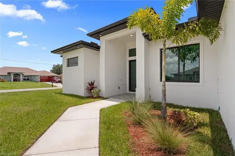 1003 Casino Ave, Lehigh Acres FL 33971