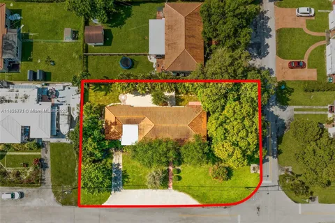 905 NE 111th St # 905, Biscayne Park FL 33161