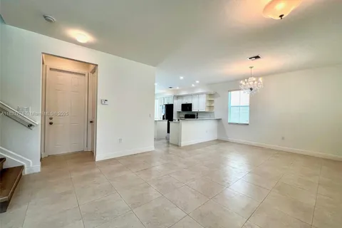3280 NW 126th Ave, Sunrise FL 33323