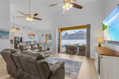 1004 NW 33rd Ave, Cape Coral FL 33993