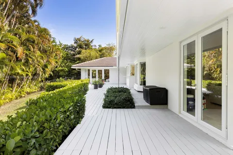 11100 Paradela St, Coral Gables FL 33156