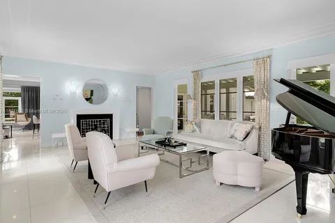 2500 Lake Ave, Miami Beach FL 33140