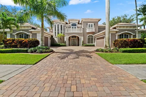 12608 S Stonebrook Cir, Davie FL 33330