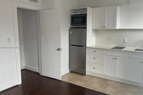 1053 NW 30th St # 2, Miami FL 33127