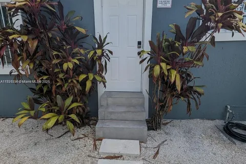 790 NW 60th # 2, Miami FL 33127