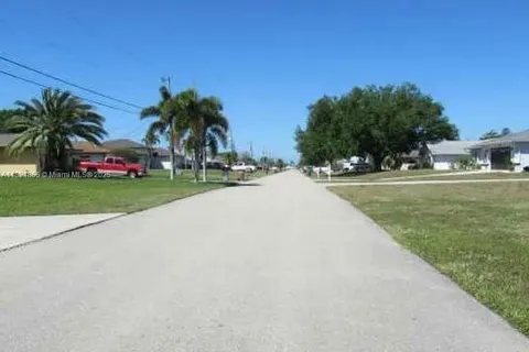 1029 NE Van Loon Ln, Cape Coral FL 33909
