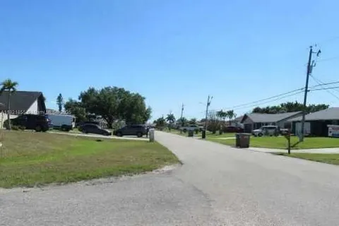 1029 NE Van Loon Ln, Cape Coral FL 33909