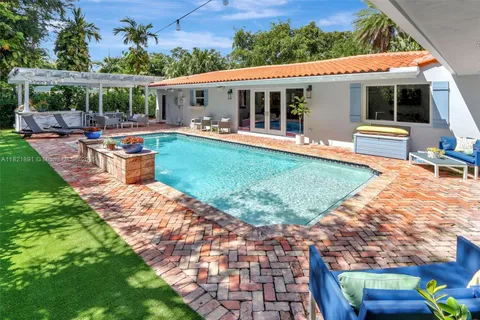 6640 Tarrega St # 0, Coral Gables FL 33146