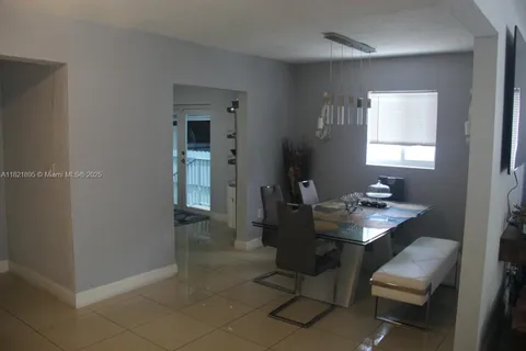 3430 NW 16th St, Miami FL 33125