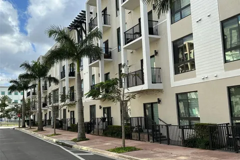 8301 NW 41st St # 204, Doral FL 33166