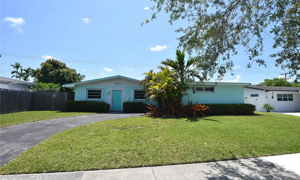 19825 SW 89th Ave, Cutler Bay FL 33157