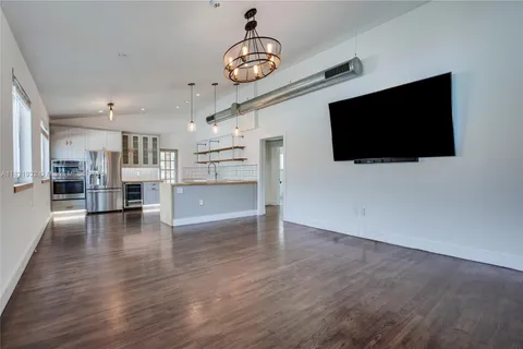 2305 SW 19th Ter, Miami FL 33145