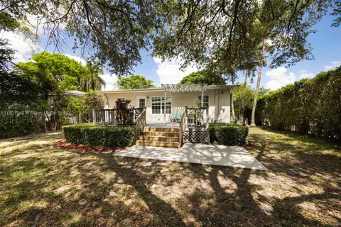 5490 SW 57th Ave, Miami FL 33155