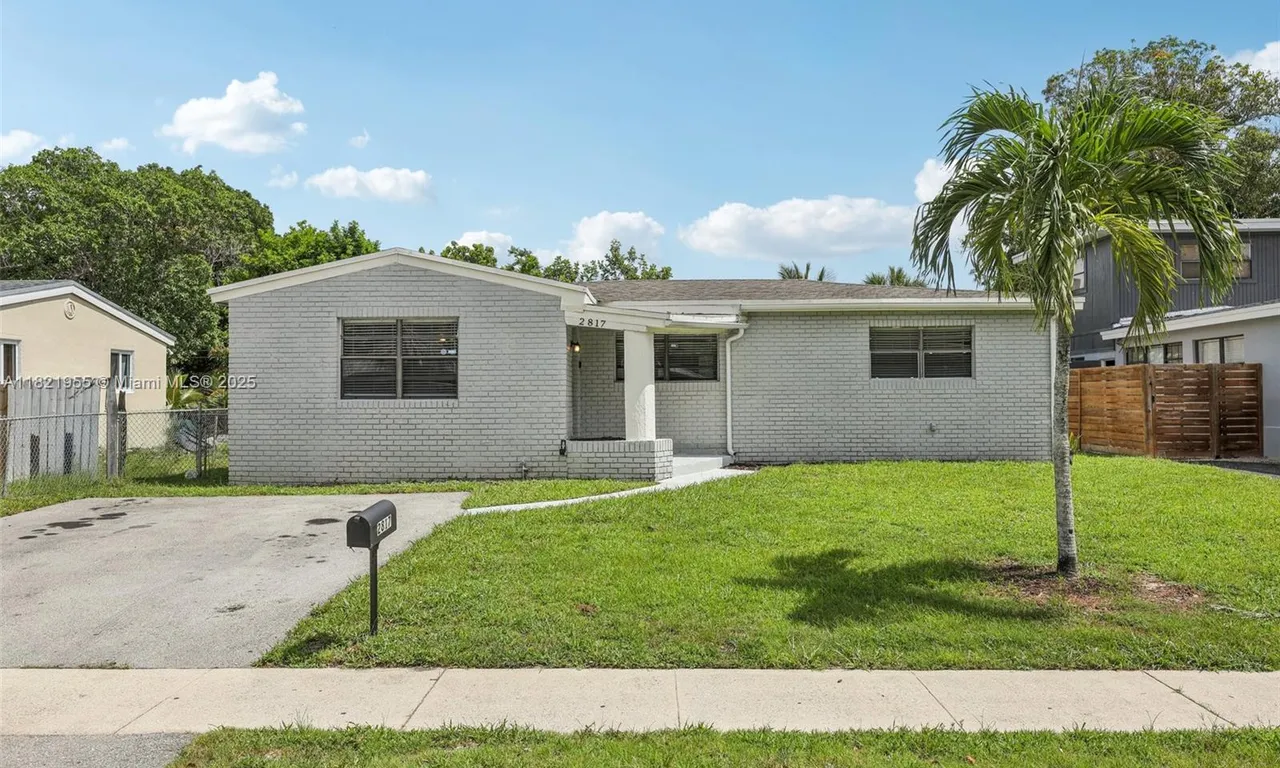 2817 SW 8th St, Fort Lauderdale FL 33312