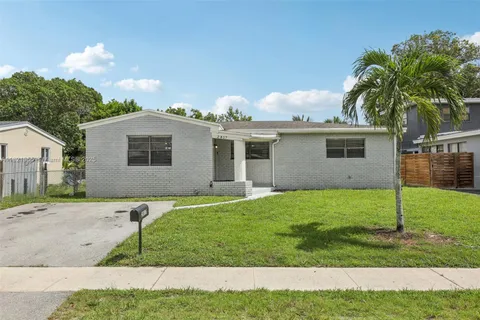 2817 SW 8th St, Fort Lauderdale FL 33312
