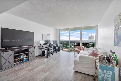 650 West Ave # 2106, Miami Beach FL 33139