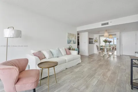650 West Ave # 2106, Miami Beach FL 33139