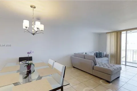 7705 Abbott Ave # 303, Miami Beach FL 33141