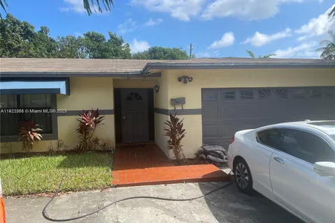251 SW 16th St, Pompano Beach FL 33060