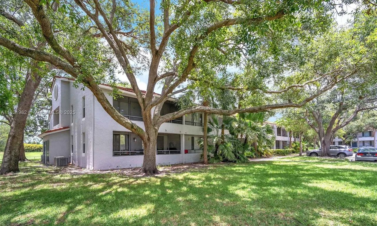 811 Lyons Rd # 20203, Coconut Creek FL 33063