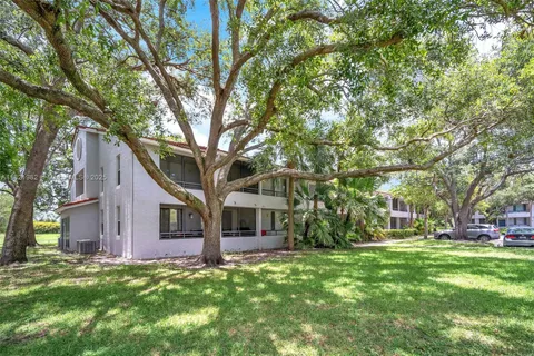 811 Lyons Rd # 20203, Coconut Creek FL 33063