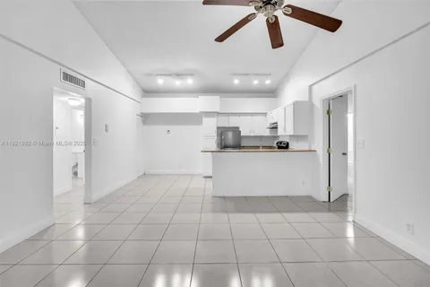 811 Lyons Rd # 20203, Coconut Creek FL 33063
