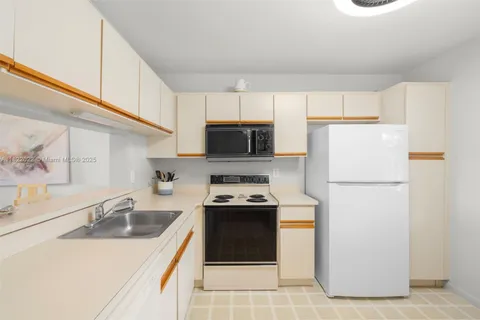 3001 Holiday Springs Blvd # 201, Margate FL 33063