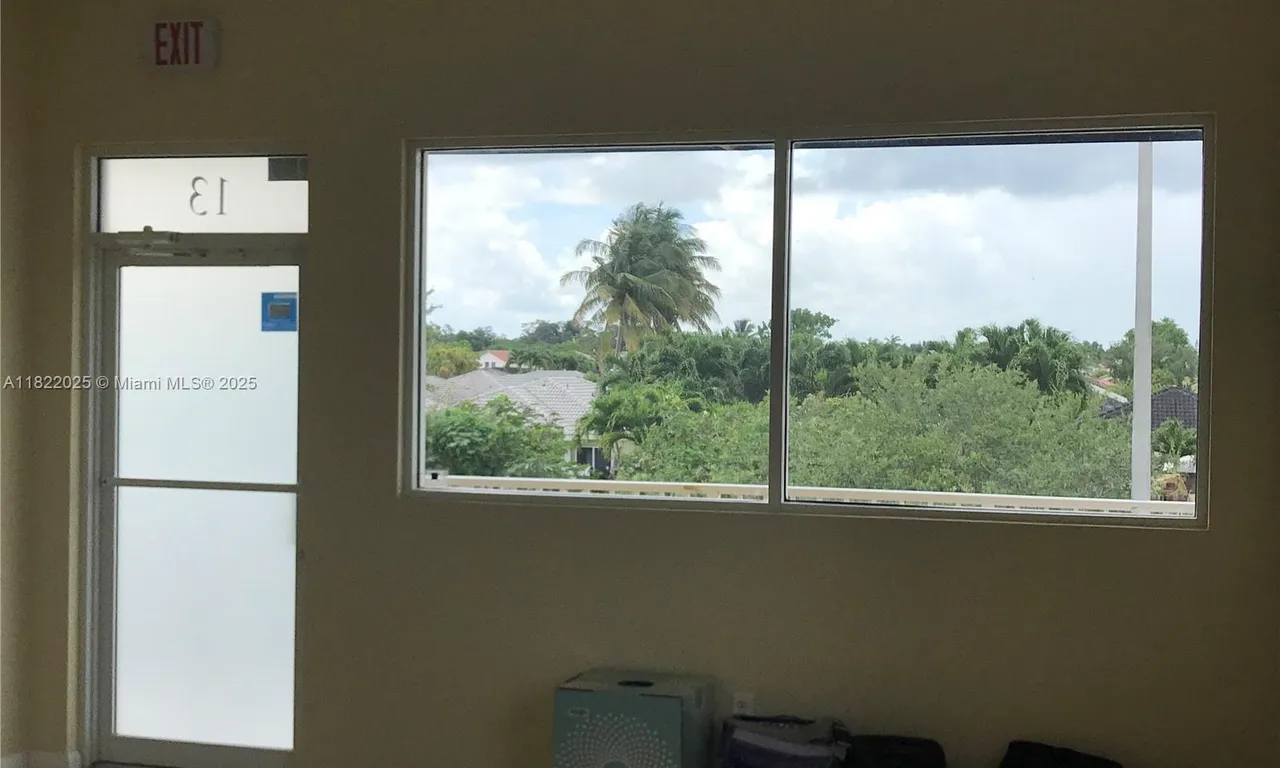 15192 SW 137th St # 7, Miami FL 33196