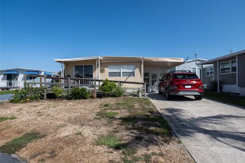 650 MT KEY AVE NE, St Petersburg FL 33702