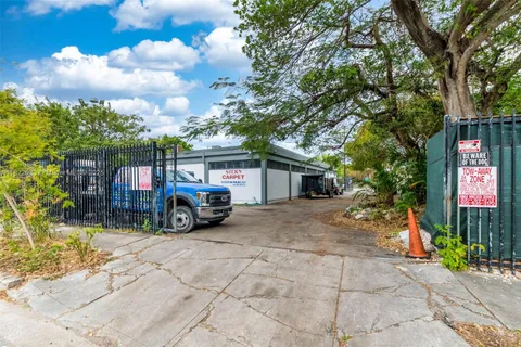 666 NW 36th St, Miami FL 33127
