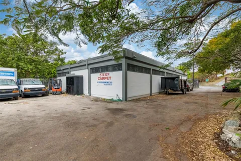 666 NW 36th St, Miami FL 33127