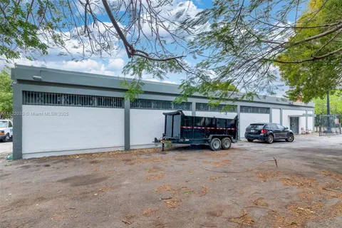 666 NW 36th St, Miami FL 33127