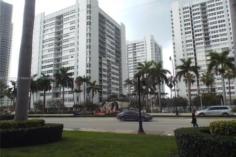 1904 S Ocean Dr # 405, Hallandale Beach FL 33009