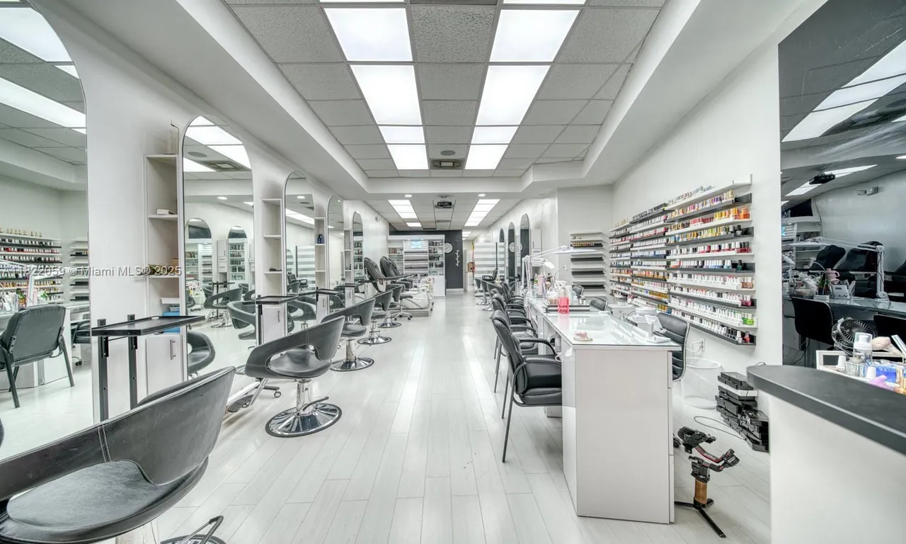 Full Service Beauty Salon On 8th Street, Miami FL 33184