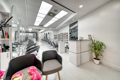 Full Service Beauty Salon On 8th Street, Miami FL 33184