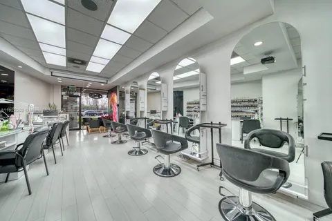 Full Service Beauty Salon On 8th Street, Miami FL 33184