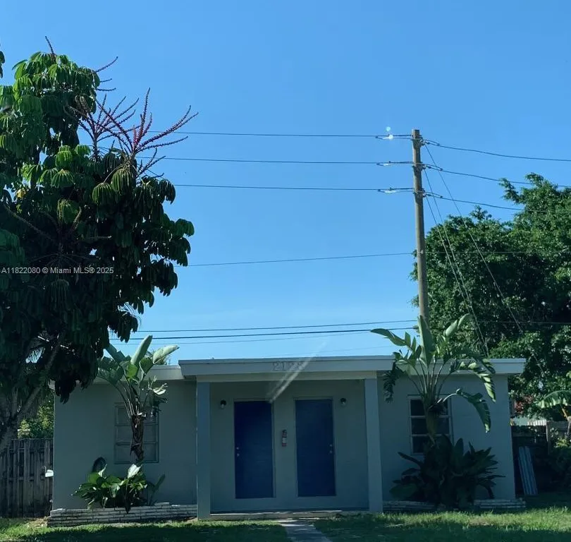 2123 Wilson, Hollywood FL 33020