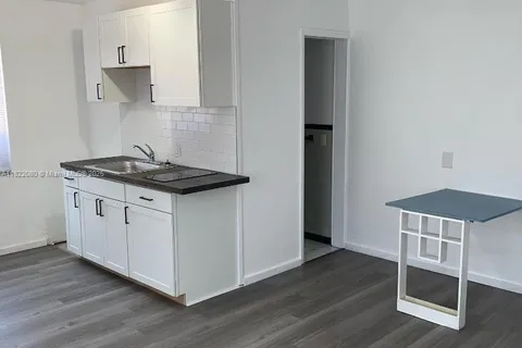 2123 Wilson, Hollywood FL 33020