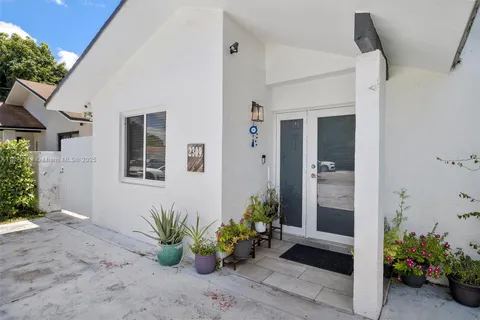 2309 SW 62nd Ct, Miami FL 33155