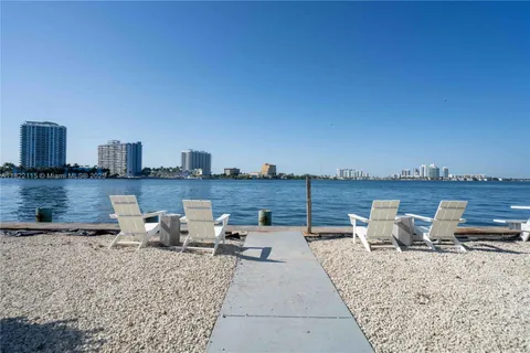 2180 Bay Dr # 4A, Miami Beach FL 33141