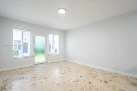 2180 Bay Dr # 4A, Miami Beach FL 33141