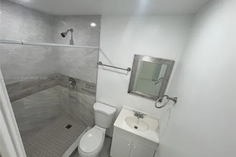 5803 Buchanan St, Hollywood FL 33021