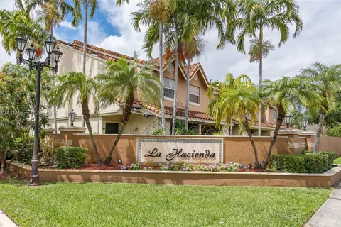 18326 NW 68th Ave # K, Miami FL 33015